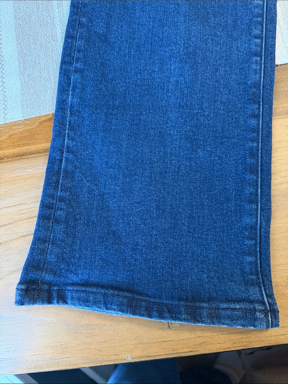 Express Classic women’s Blue Jeans - Comfortable Everyday Denim - Picture 7 of 9